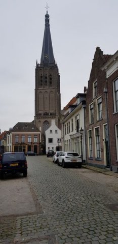 07. Martinikerktorent boven alles uit